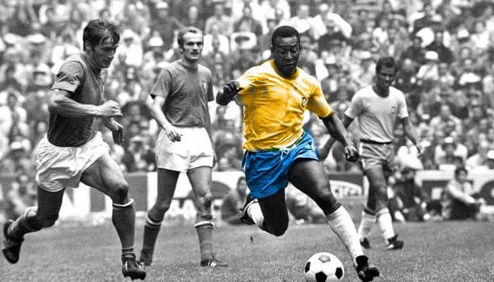 Pele - ông vua bóng đá với khởi đầu từ bóng đá phủi